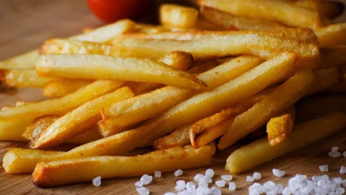 شرائح البطاطس نصف جاهزة