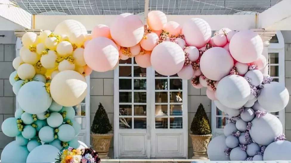 Della Design balloon arrangement in Rasht