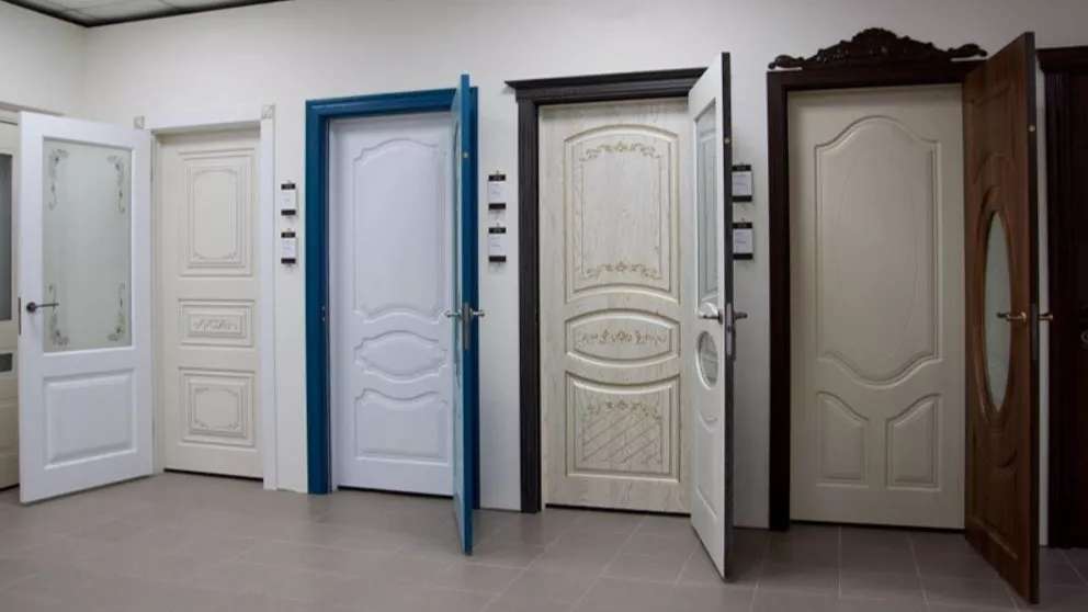 Anti-theft door and wooden room