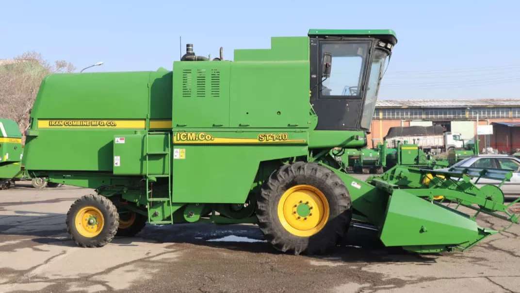 Pars Kavir tractor