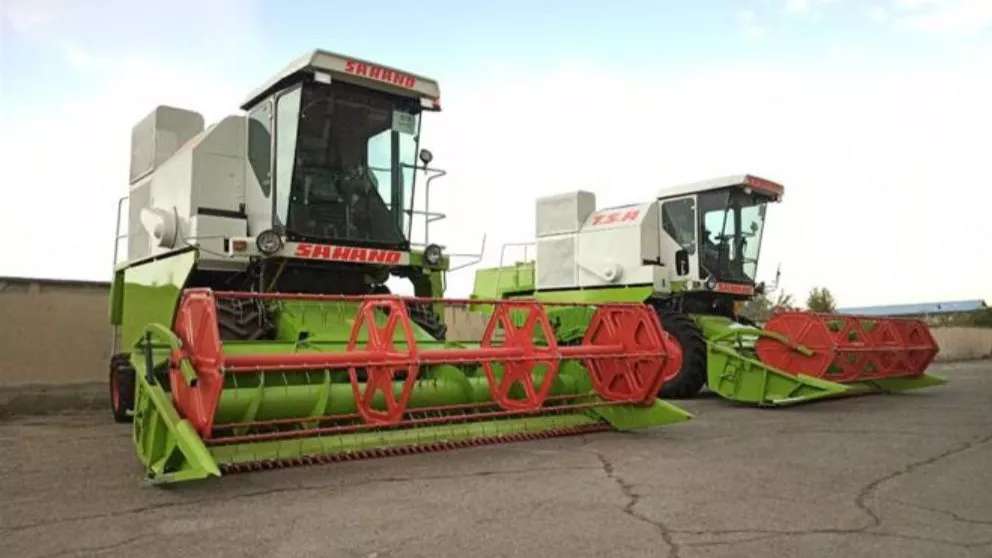 Pars desert tractor in Qom