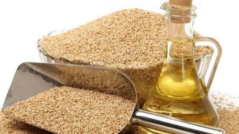 Sesame oil and ground sesame flour