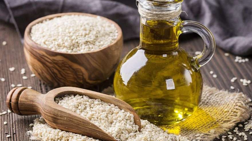 Sesame oil and ground sesame flour
