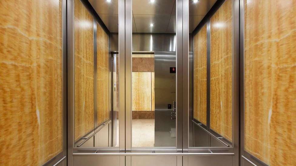 Denaro elevator and elevator