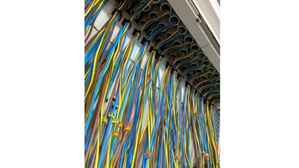 Ajman Gostaran Electrical Installations, Pars