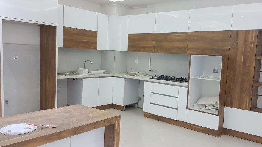 Azizi Cabinet in Flowerjan