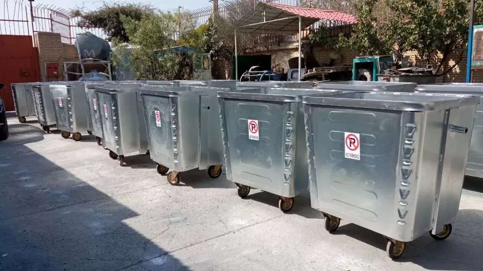 Cube mechanized metal trash can