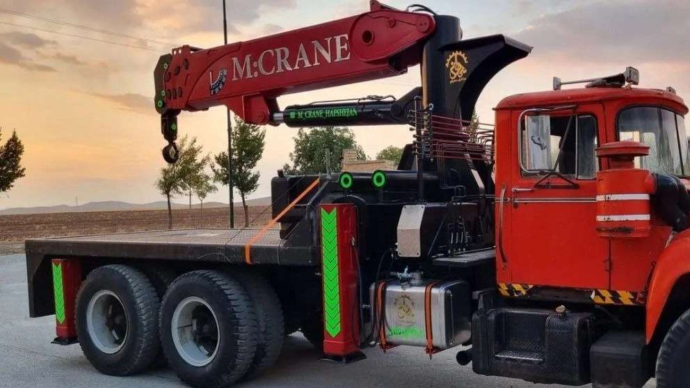 Mehran crane in Shahrekord