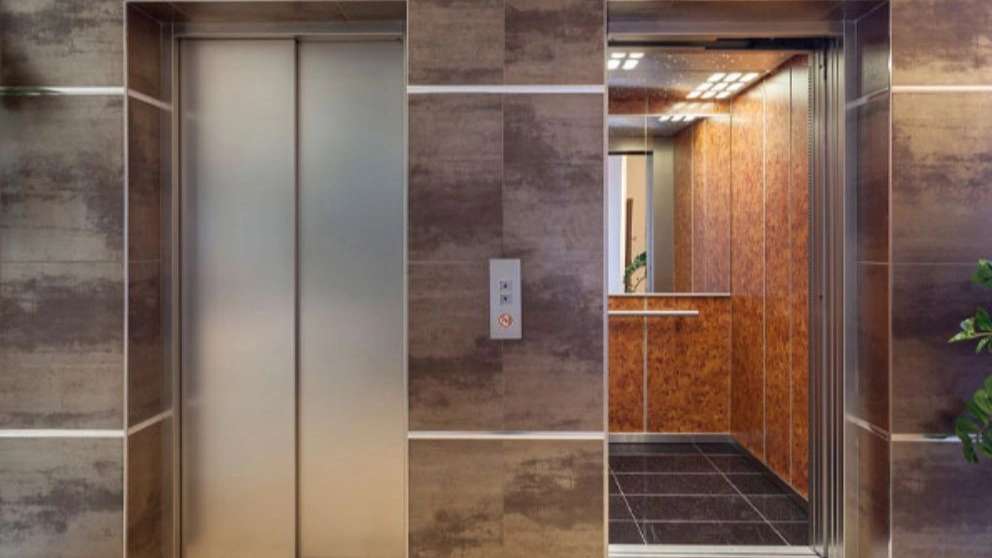 vertical elevator