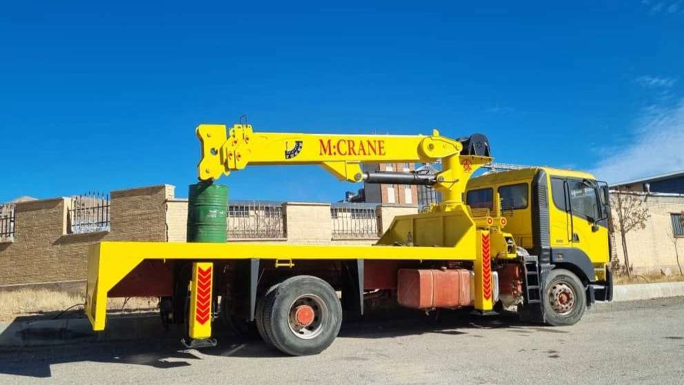 Mehran crane in Shahrekord