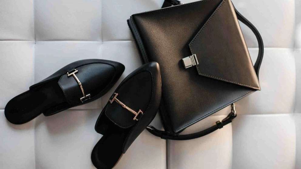 Production and sale of patience shoes