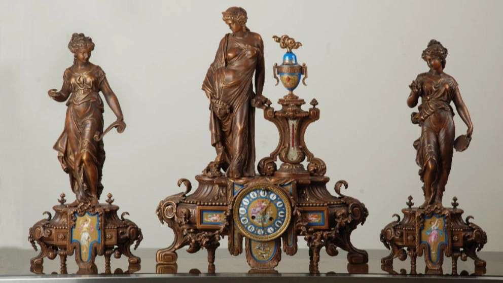 Arya decor sculpture