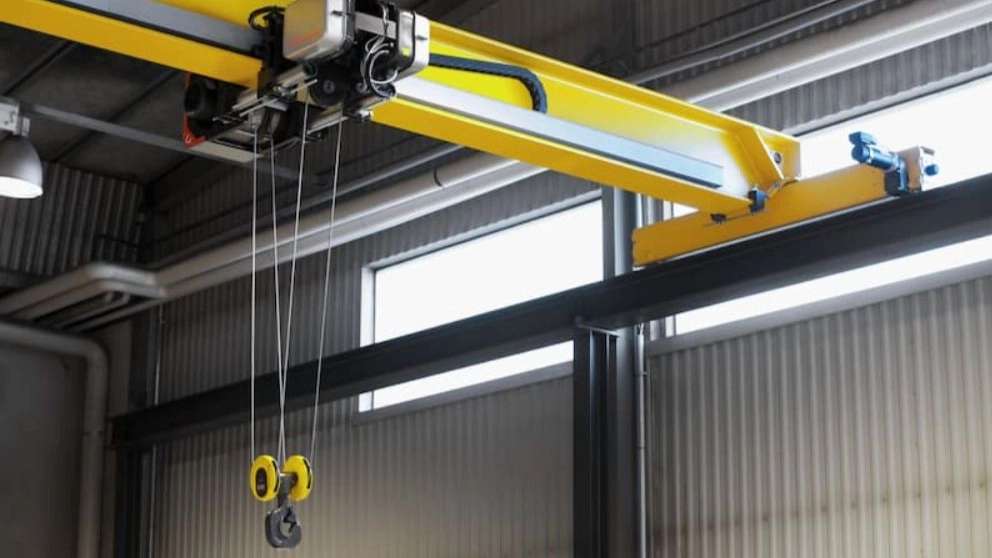 Bowie crane and overhead crane