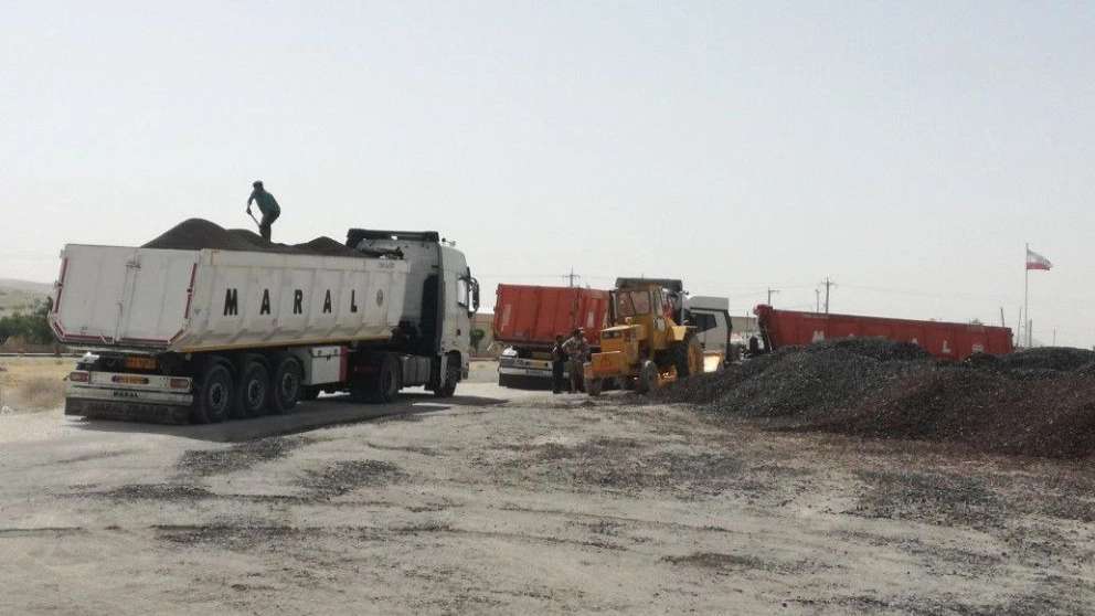 المعزامي المعدنية الخفاف
