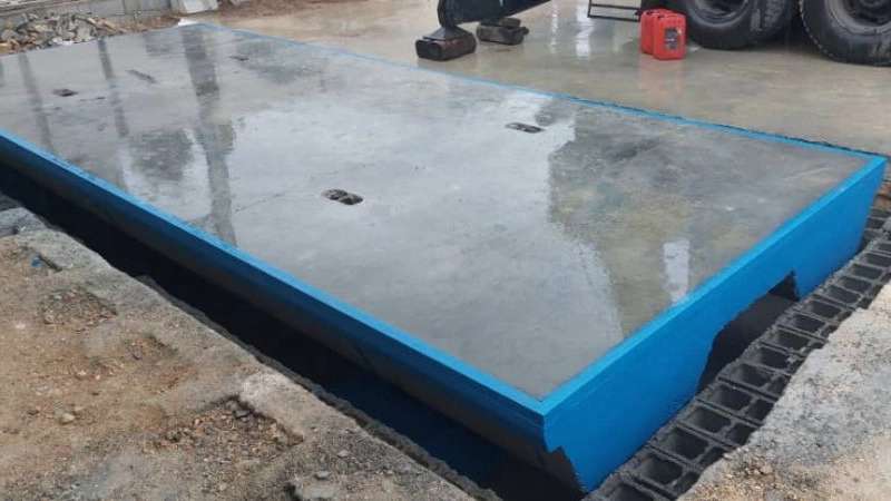Weighing scales and clean weighing scales