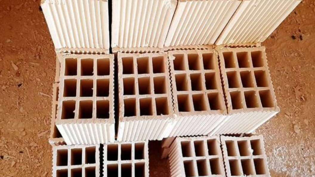 الطوب العلوي والفخار