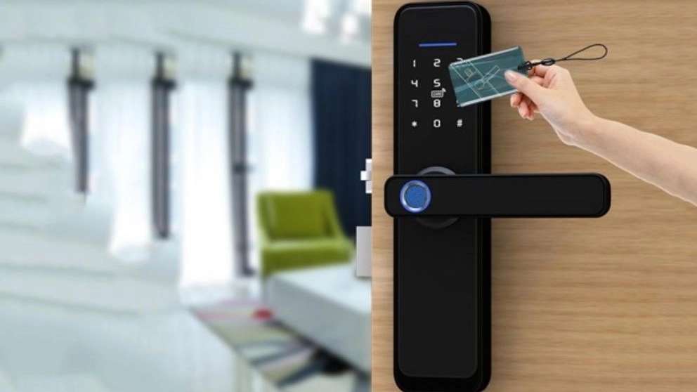Radis smart lock and handle