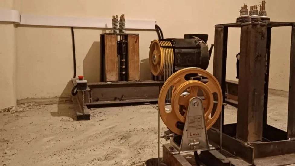 Badamiar elevator cabin production