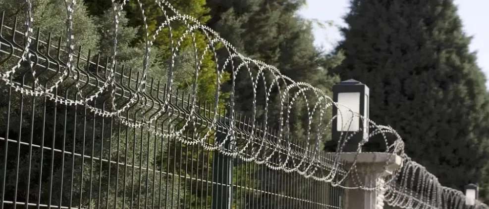 Wire and concrete industries, security of Gostar