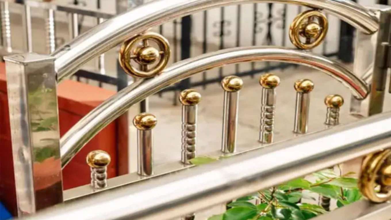 Qaboos steel fences