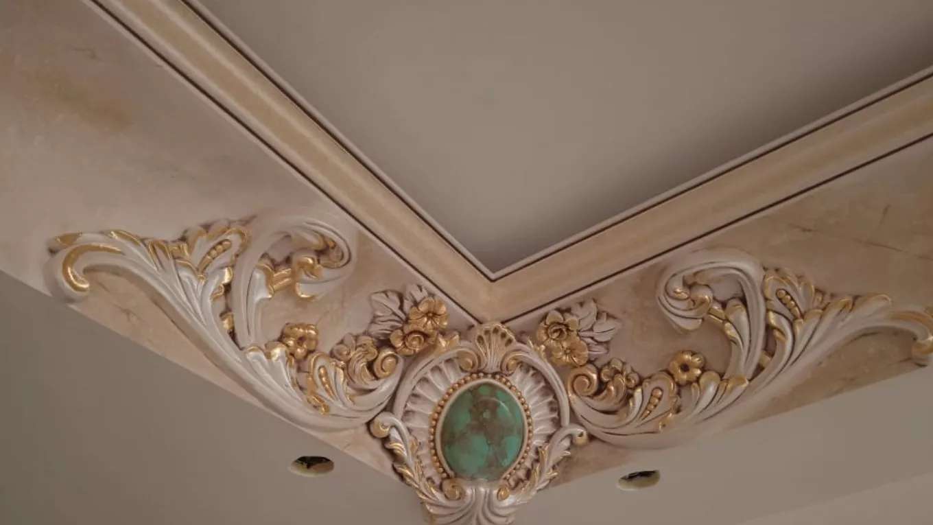 Design and execution of the outstanding patina
