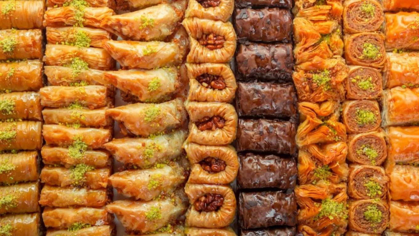 إنتاج وبيع البقلاوة
