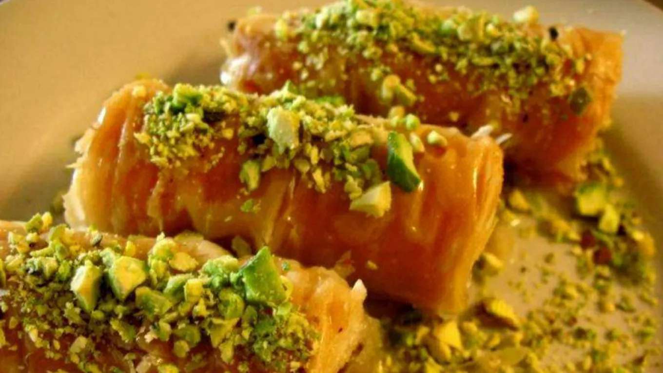 إنتاج وبيع البقلاوة