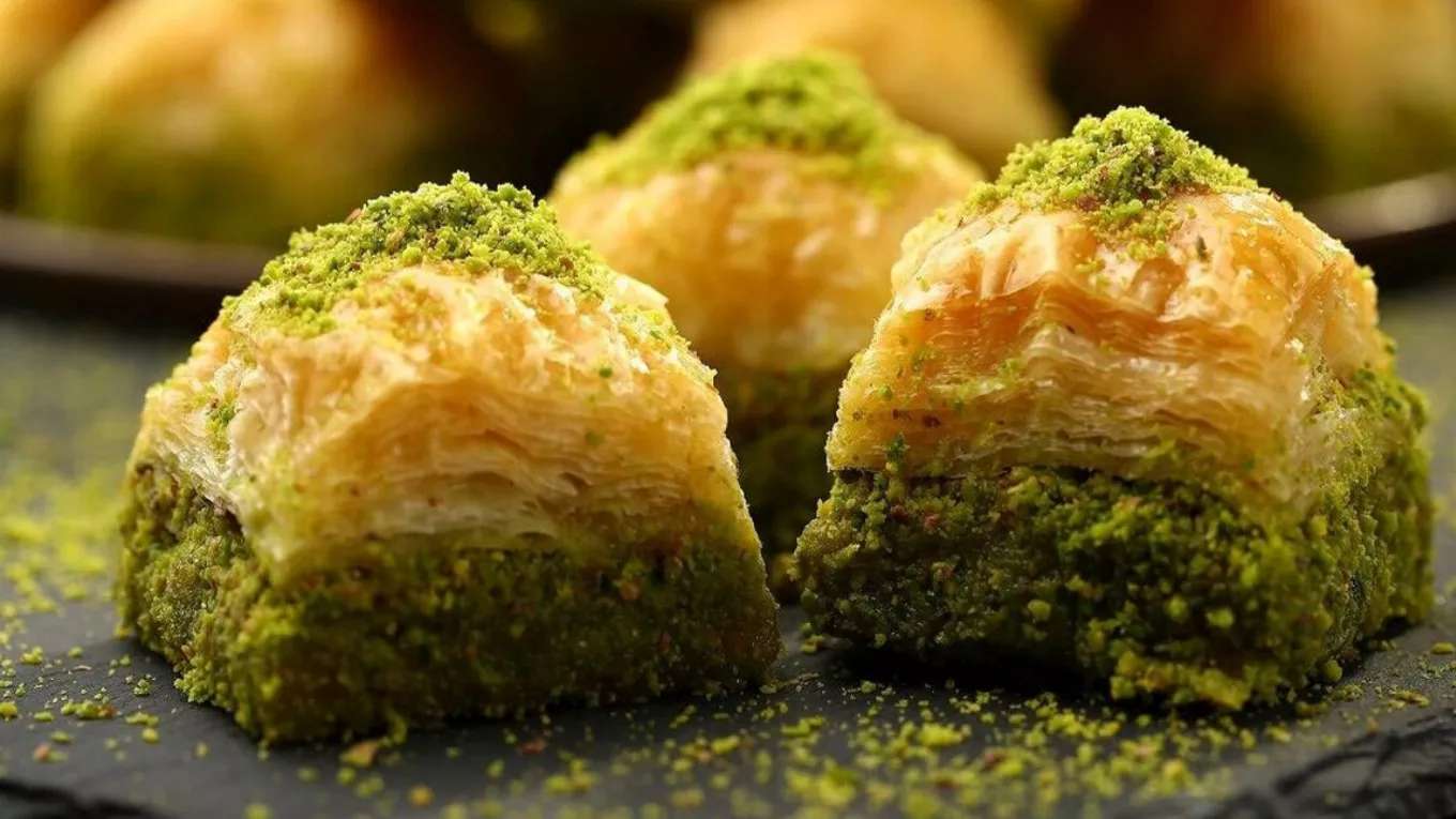 إنتاج وبيع البقلاوة