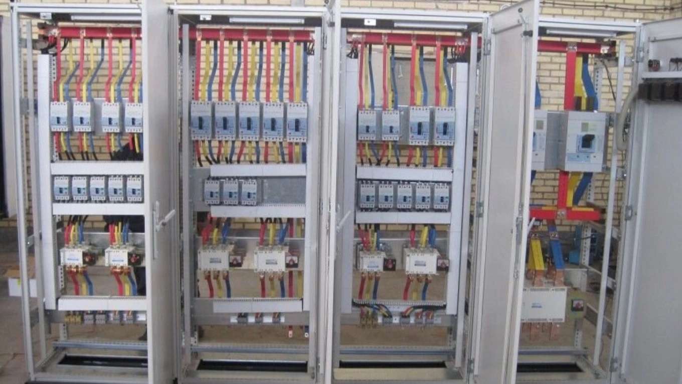 Arsham Sanat industrial switchboards