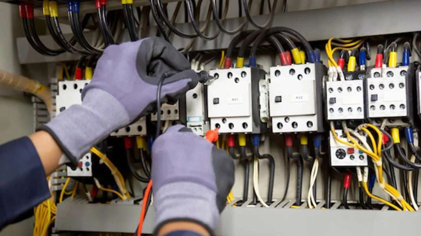 Automation technicians