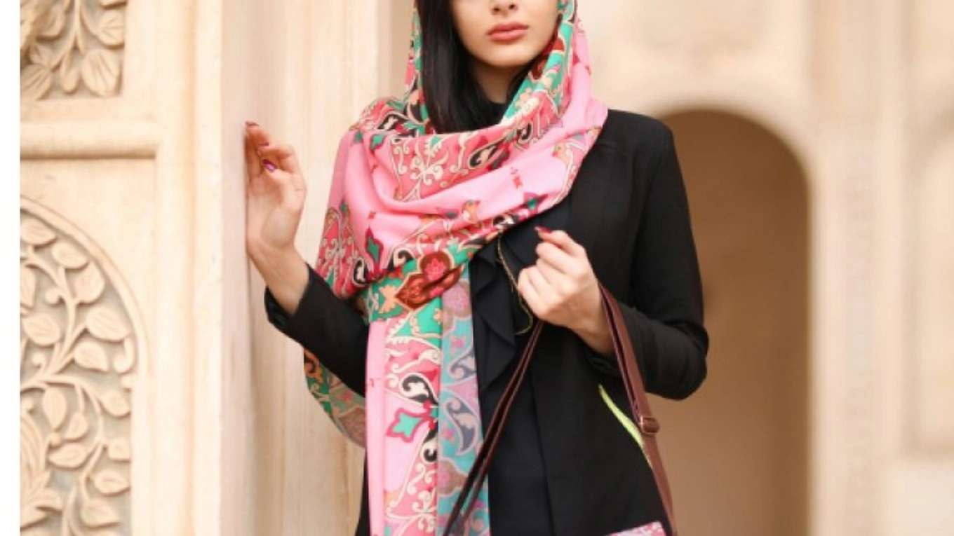 Exquisite shawls and scarves