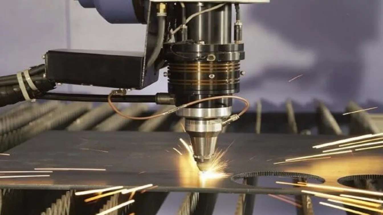 Cutting all kinds of steel sheets