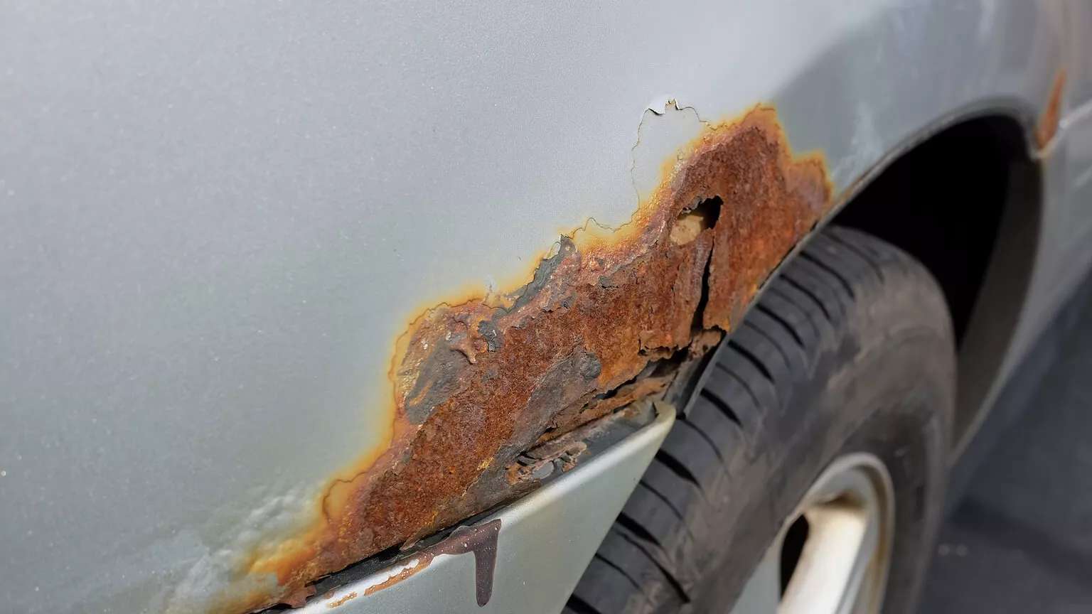 Car painting by Reza Qoumi