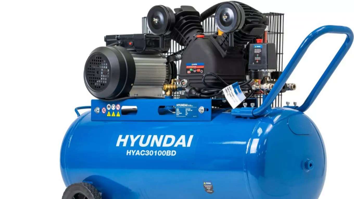 Car painting by Reza Qoumi