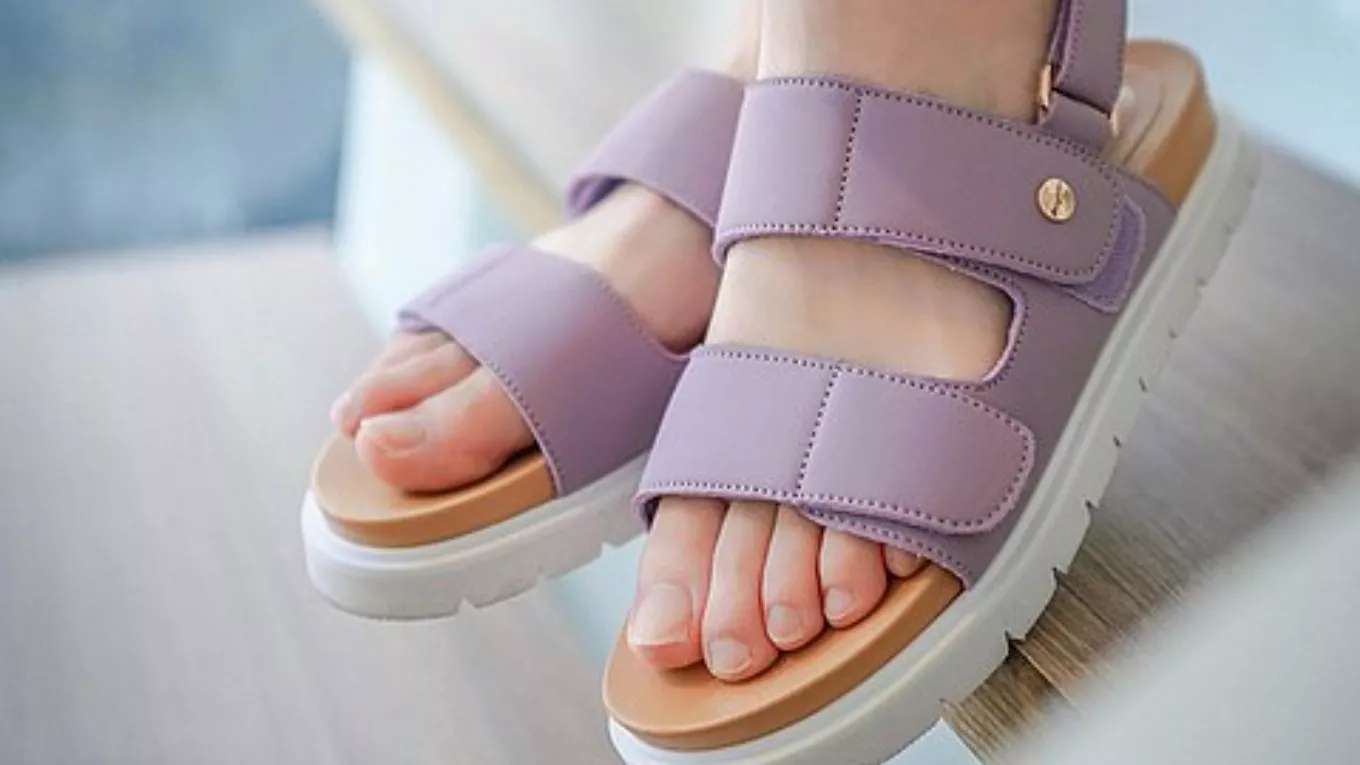 Production of papio shoes