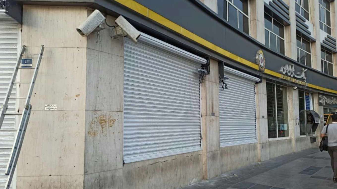 Sasan anti-theft door