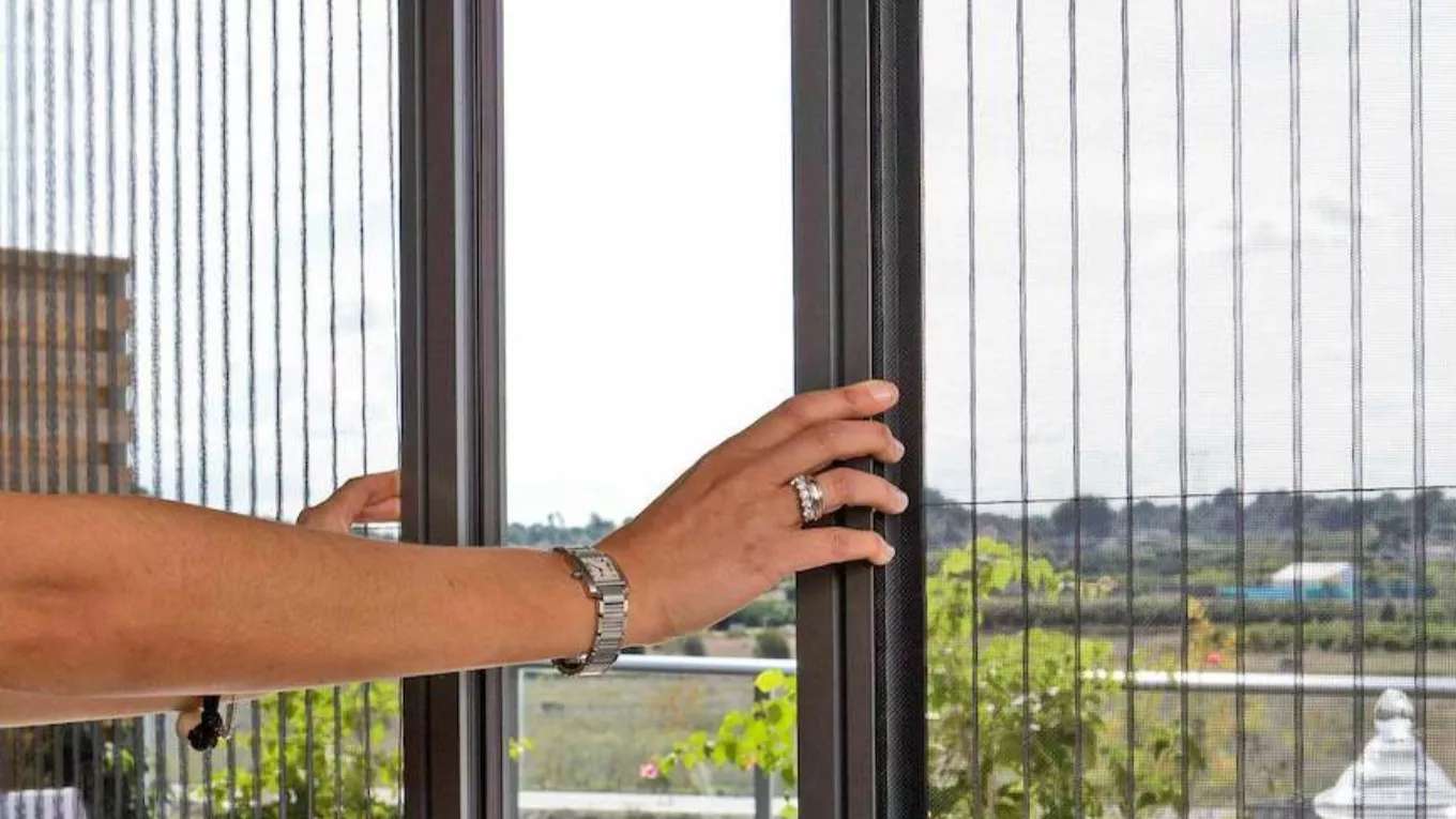 Mousavi door and window