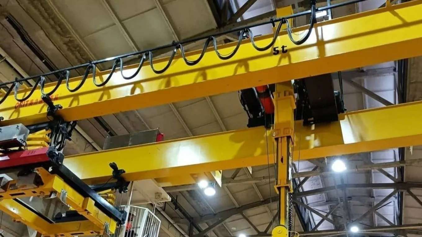 Car crane crane