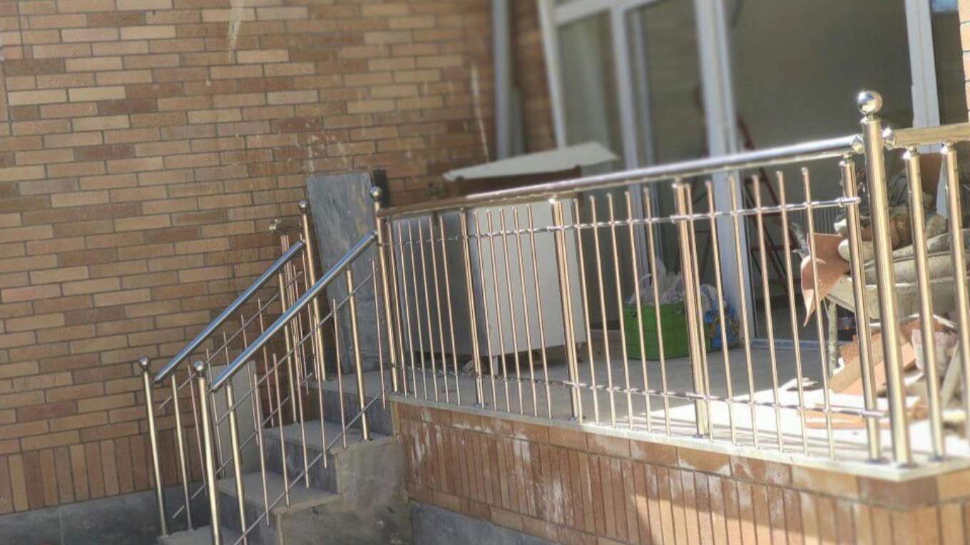 Apex steel fence in Najafabad