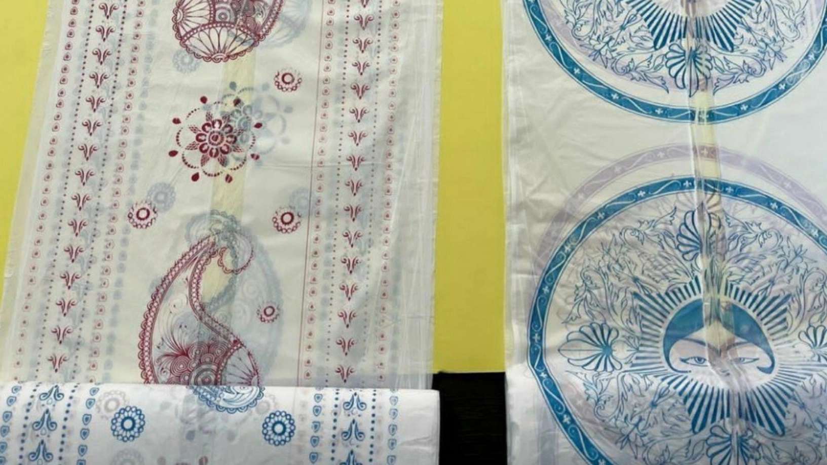 Licoplast disposable table