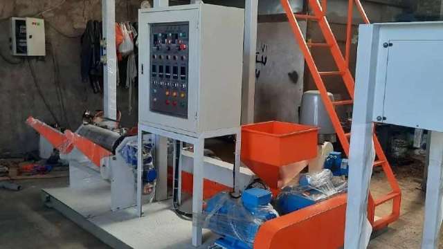 What is nylon production and recycling?
