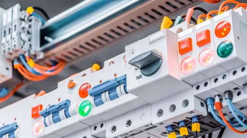 Endüstriyel elektrikli ekipmanların satışı 222
