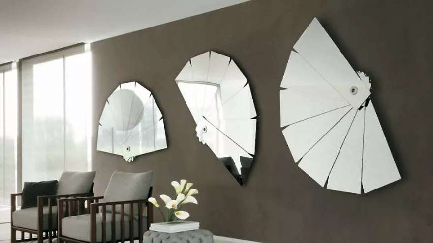 Mirror work of the soldiers