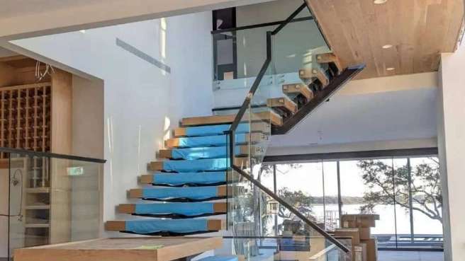 Manufacturer of stairs in West Gilan