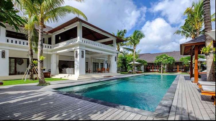 Nine One Jacuzzi Pool