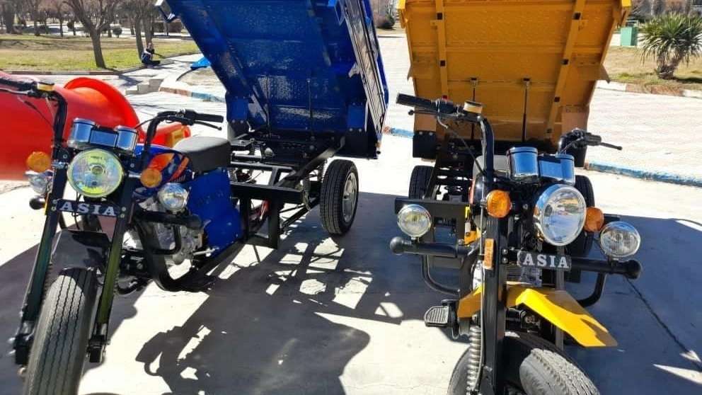 Three-wheeled Asian motor