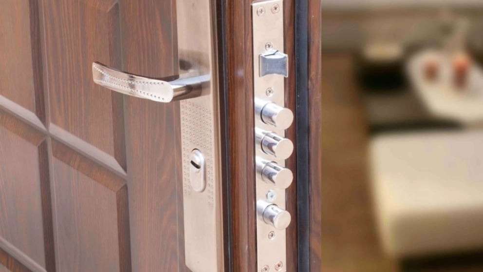 Aryan Page anti-theft door