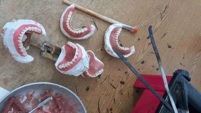 Biston Manbari Dentistry
