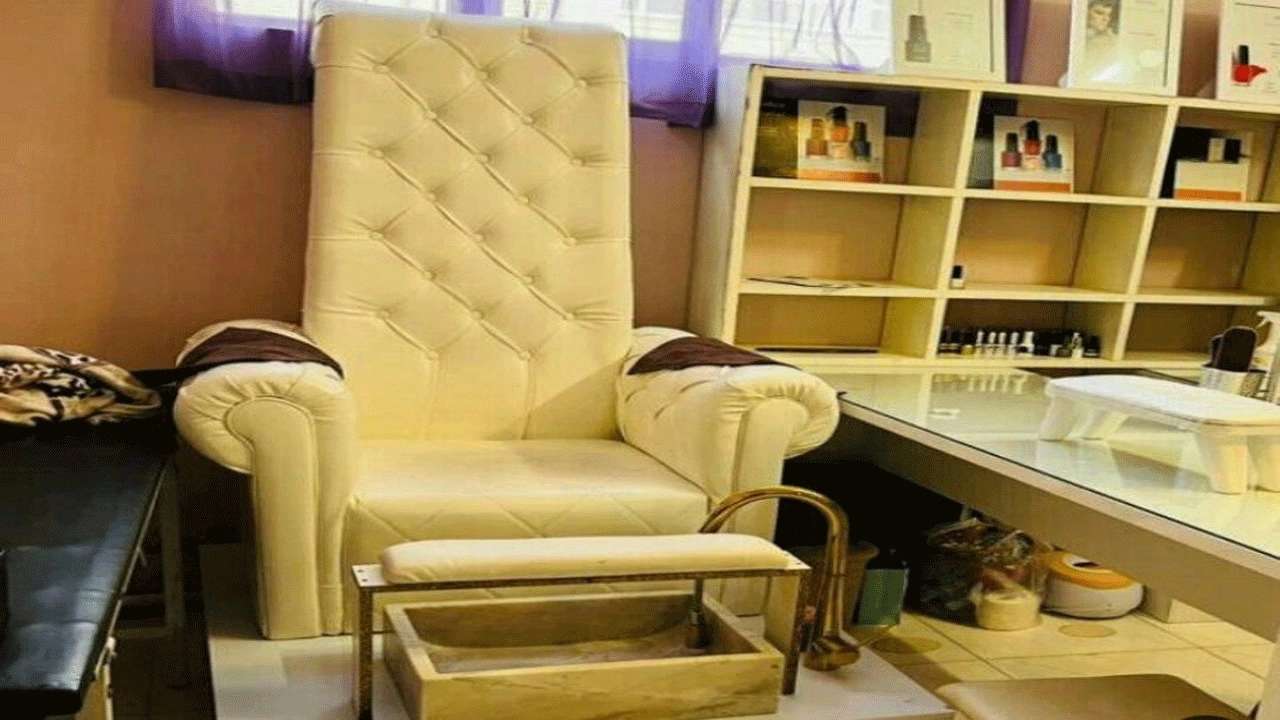 Modern equipment of Rejan hair salon