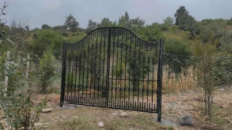 Fences and healing wire industries